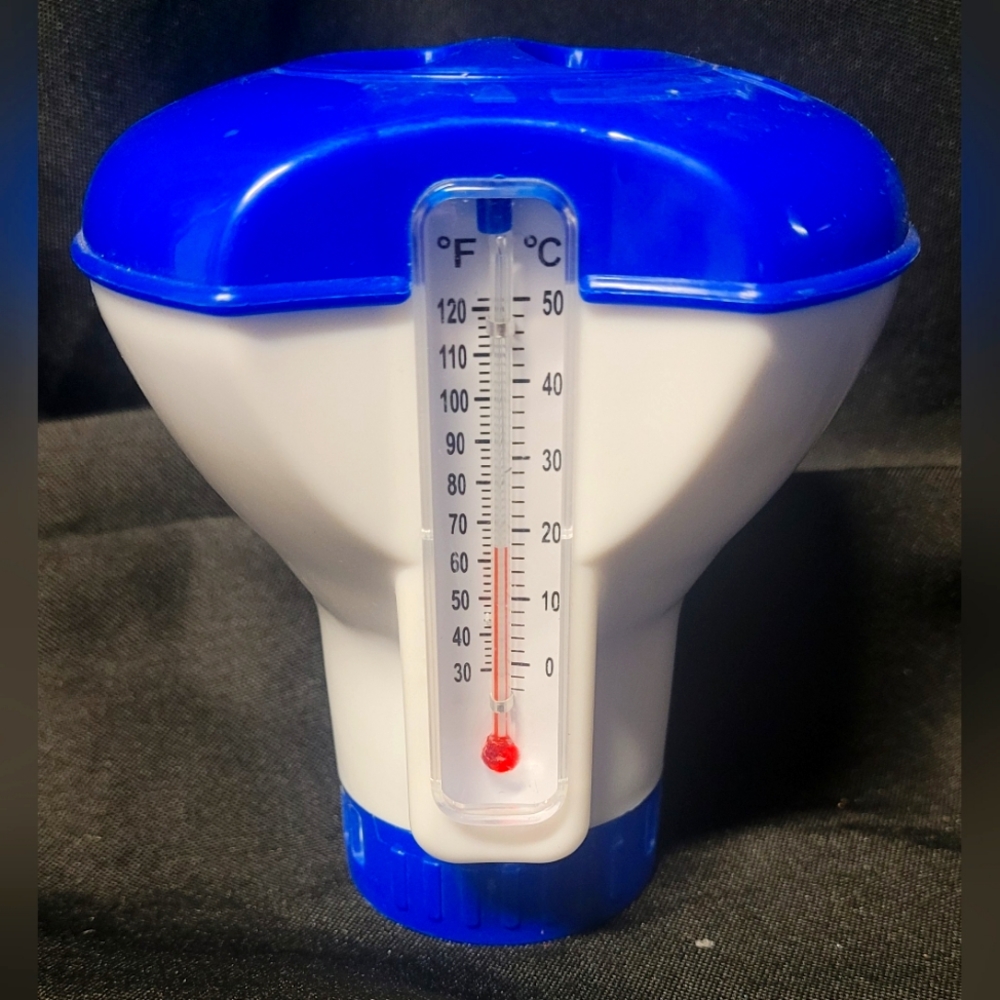 Mini chlorinator with thermometer
